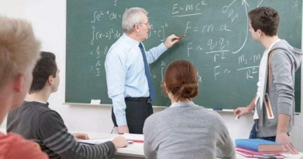 "Bribery" for grade 10. Psychologist: "Children's performance at school is often bought with hard money"