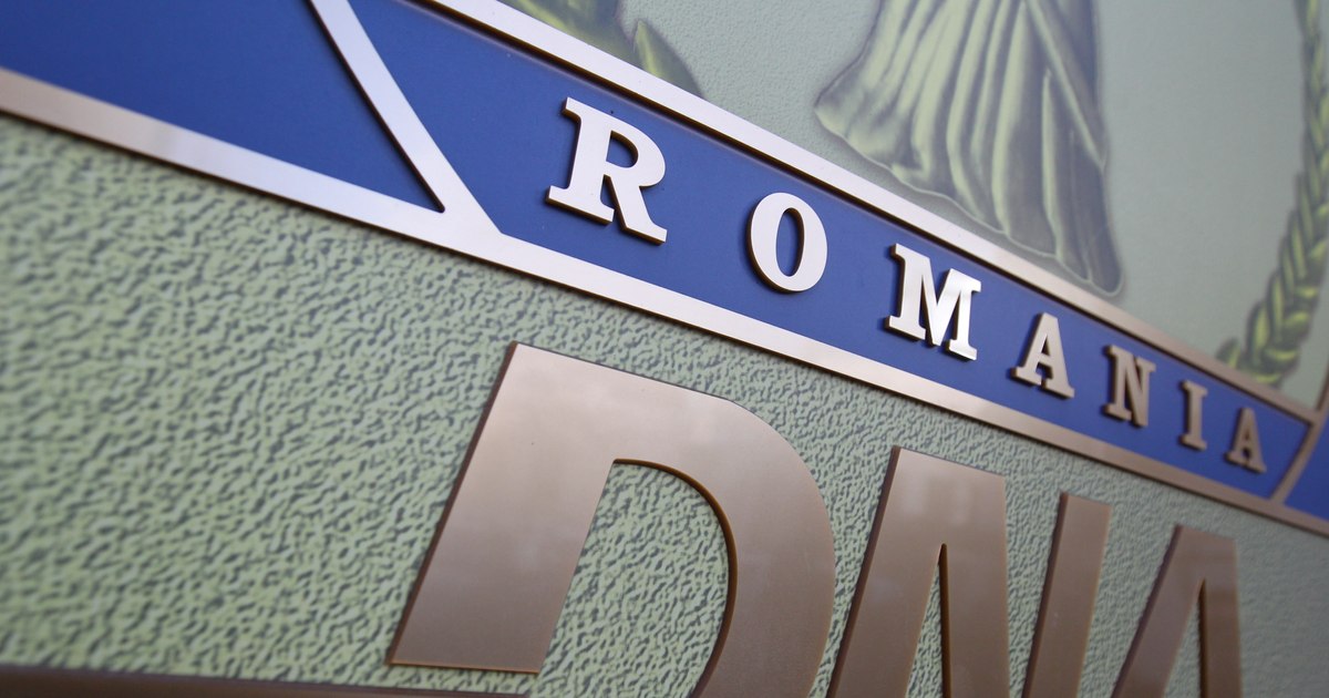 Chief police commissioner, investigated by the DNA after he used his position to persuade the traffic agents not to sanction him. What speed he had