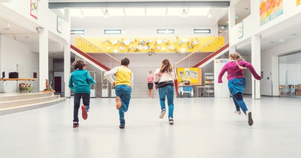 Controversial lesson in a 5th grade textbook approved by the Ministry. Students learn that running away from home is a solution