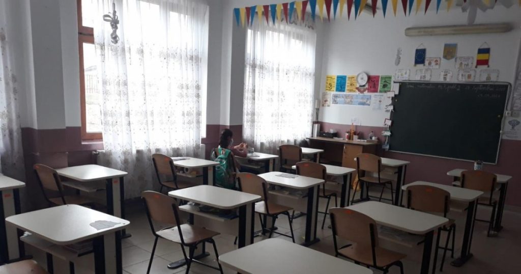 Minister of Education: Teaching activity with physical presence will be suspended where the situation requires it