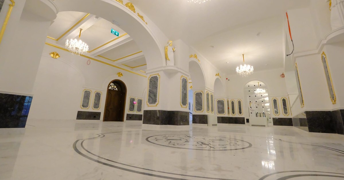 One of the most beautiful theaters in Romania is reborn after a century. It is an architectural jewel with gold leaf ornamentation