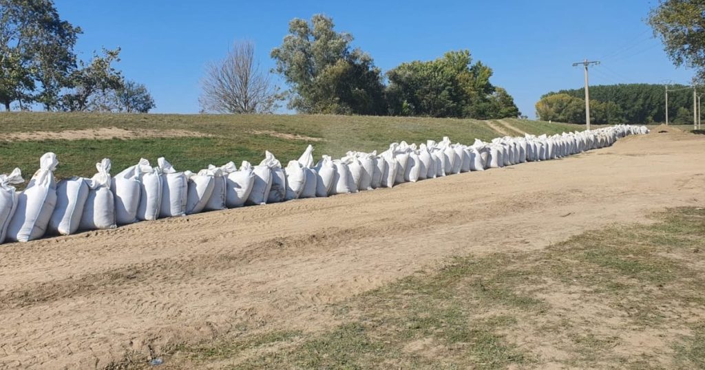 Romania totally unprepared to deal with floods. The arrangements made by Romanian Waters that aroused the anger of the Romanians