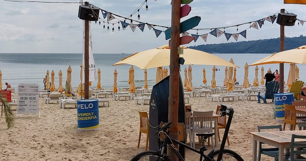 The prices with which Romanians are attracted to the beaches of Bulgaria. "Perhaps those on the Romanian coast will also learn that tourism does not mean japcă"