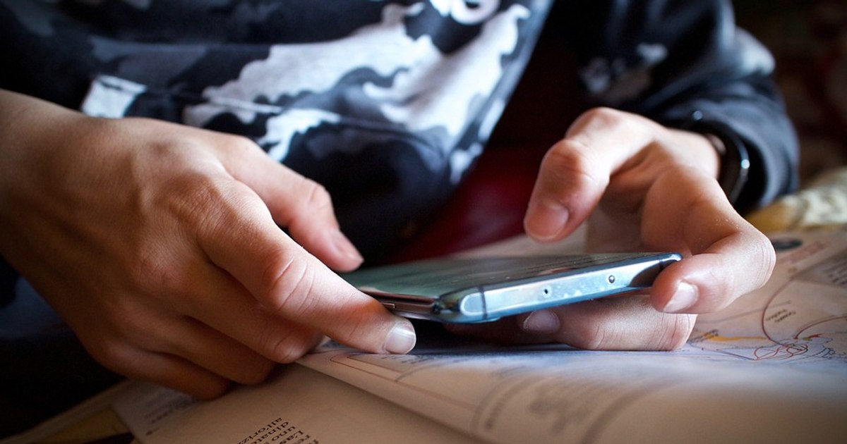 Using the phone during class may result in expulsion. What the Minister of Education says about the new rules