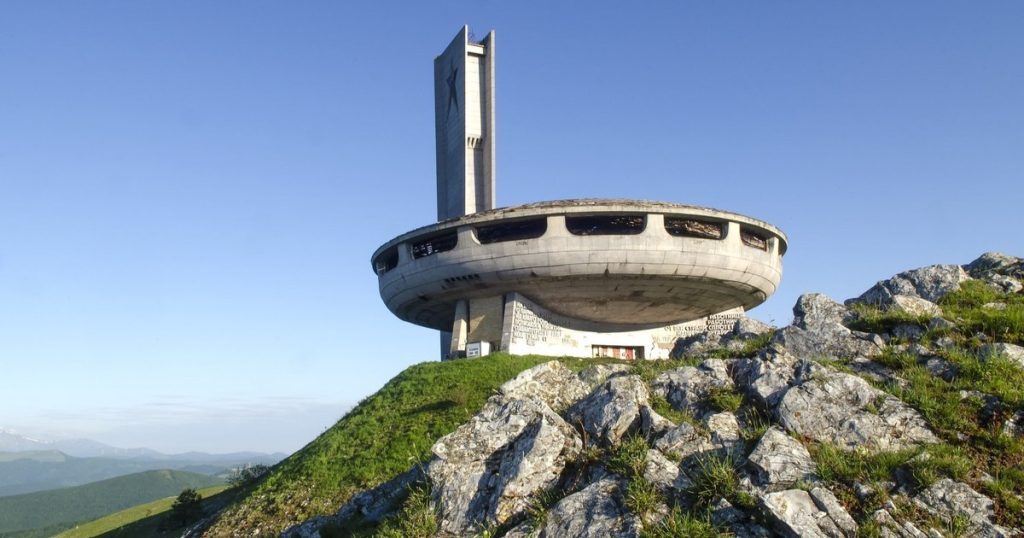 Video Communist monument in the shape of a UFO in the neighboring country, which attracts tens of thousands of visitors annually