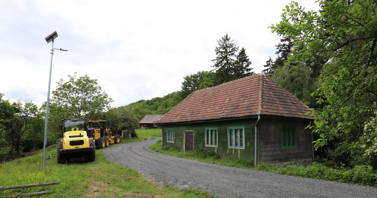 Video The story of the forgotten schools in the Forest Land. The children animated the hidden villages in the Poiana Ruscă Mountains