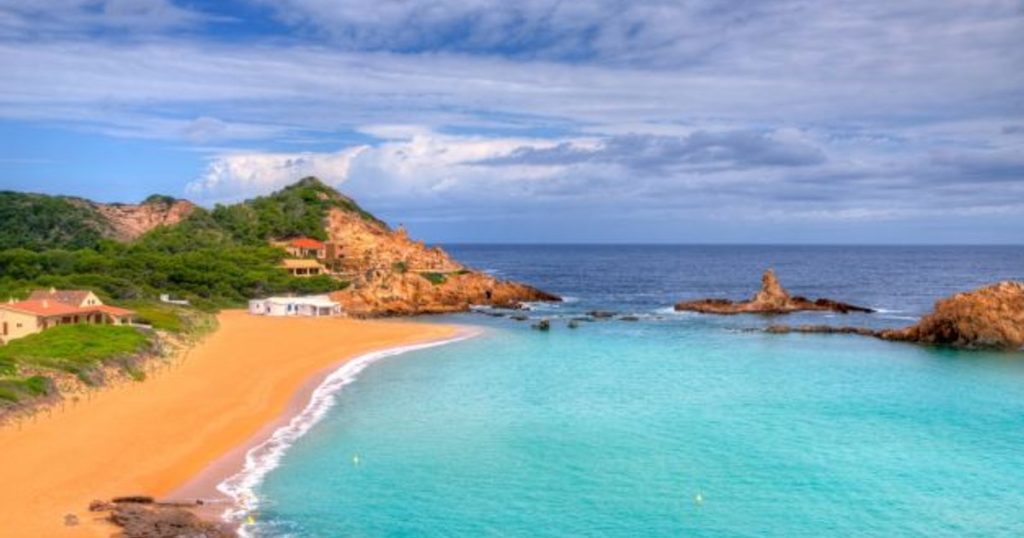 Video The tourist destination little known to Romanians. It has over 100 beaches and is the easternmost of the Balearic Islands
