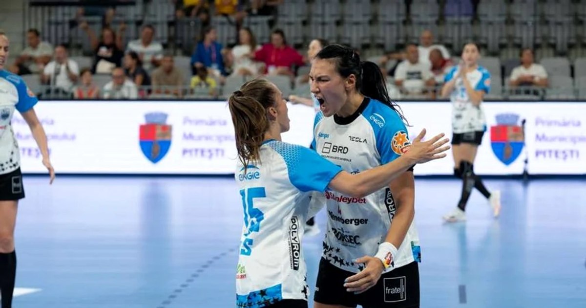 Handball players from CSM Bucharest beat Krim Ljubljana, 31-29, in group A of the Champions League