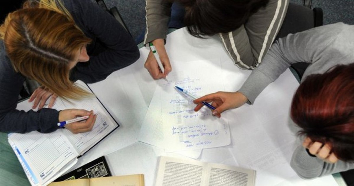 How many teachers officially declared to ANAF that they give meditations and how much money they made from this activity. Parents' reaction