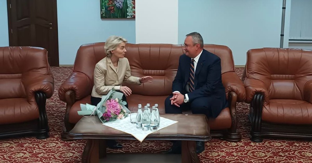 Nicolae Ciucă, unexpected meeting with Ursula von der Leyen at Chisinau Airport. What did the two discuss?