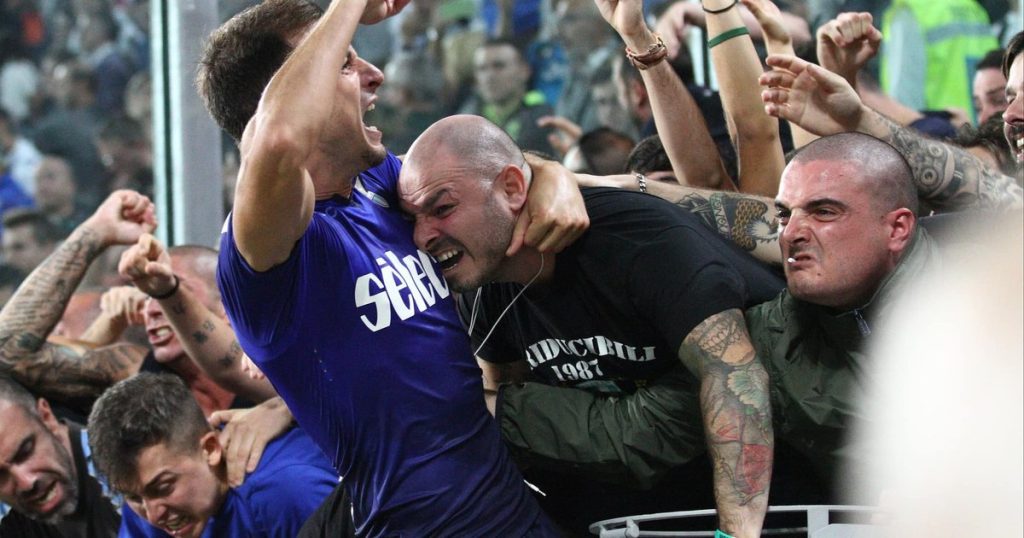 Radu Ștefan, unique in football. He became an "ultras" with proper documents after he quit football