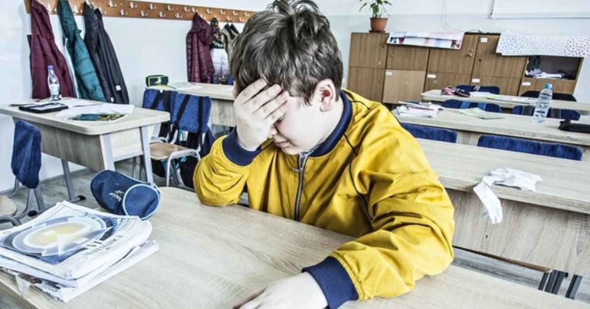 School phobia. What do we do when refusing to go to school is no longer just a fad?