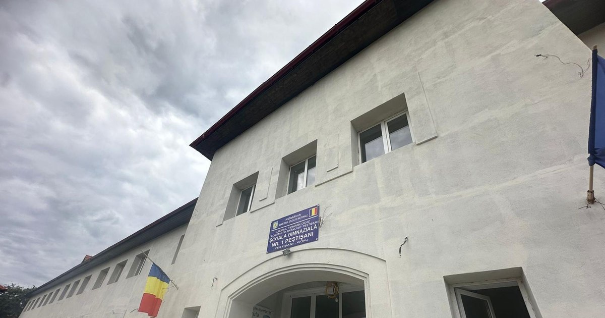 Storm in a toilet bowl. The scandal of open space toilets in a school turned out to be just a firecracker