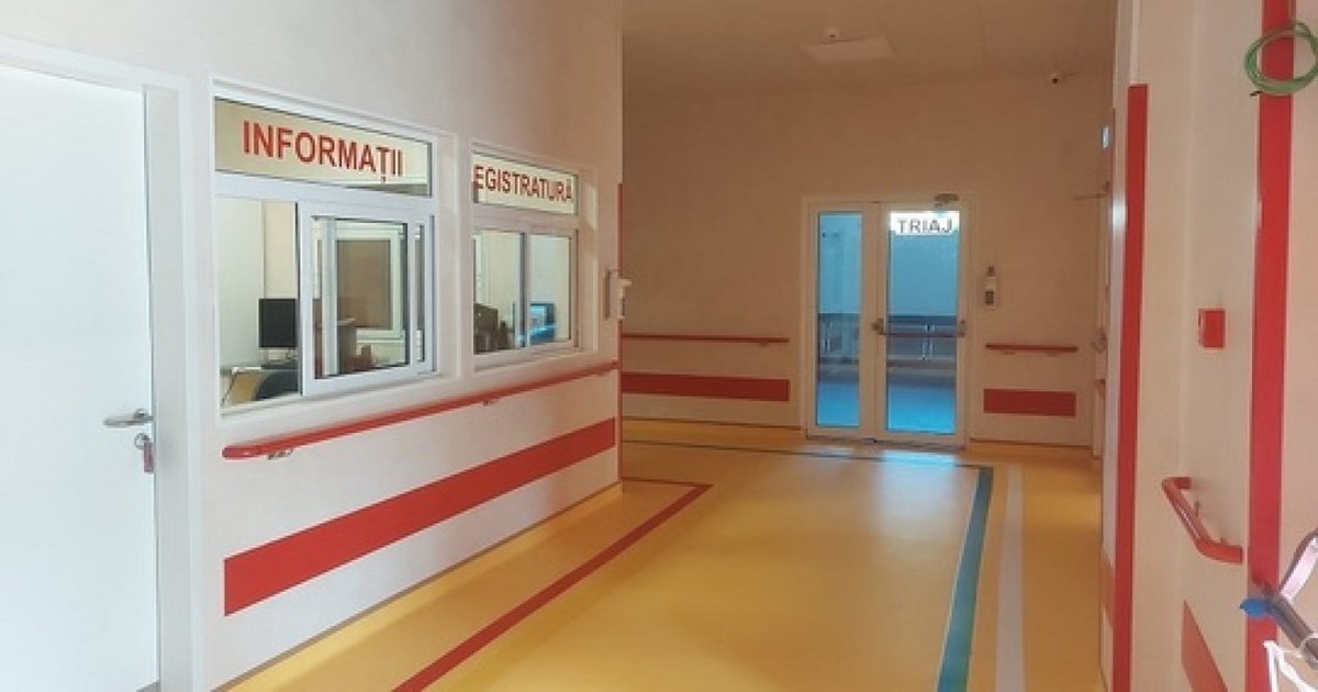 The bizarre case of a 27-year-old Romanian who suddenly became paralyzed. "I saw him wearing a hoodie and asked him if he was cold"