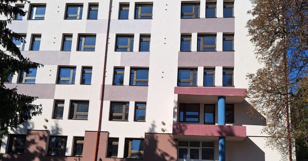 The only school with teaching in Romanian in Covasna exists only on paper. Principal: "In reality, our students learn scattered all over the city"