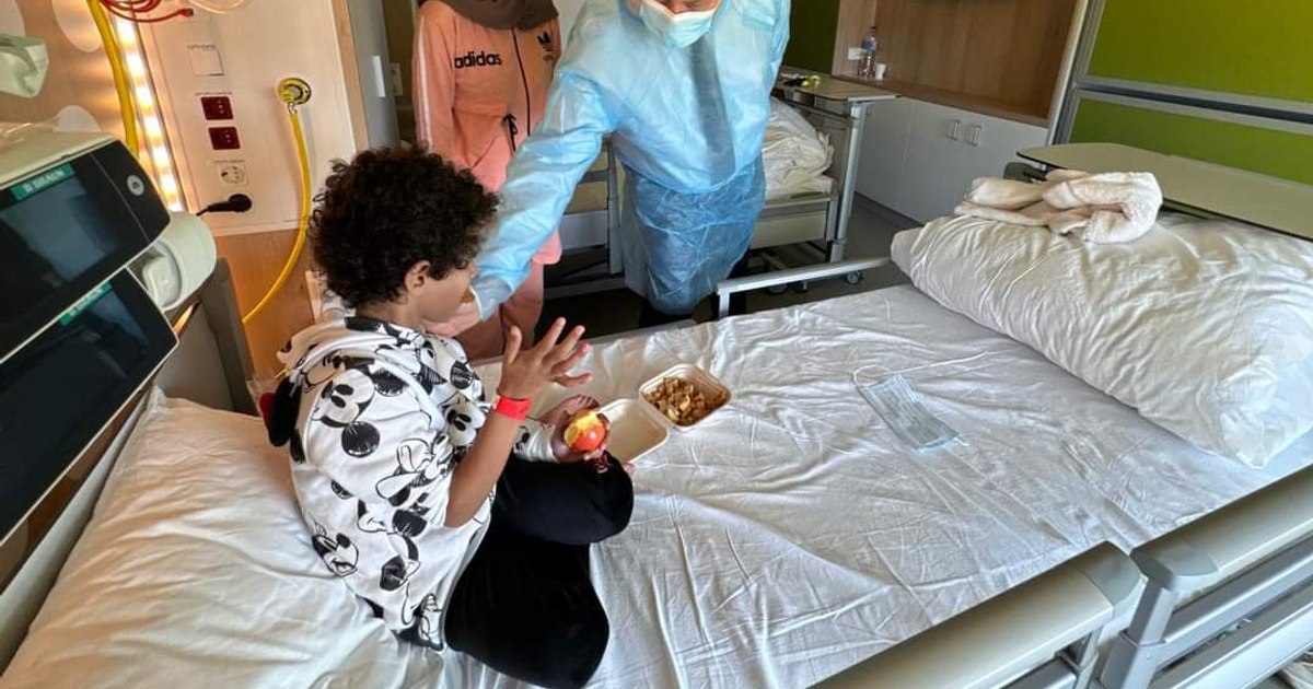 Two of the four refugee children from Gaza, discharged from Romanian hospitals. Specifications of the Ministry of Health