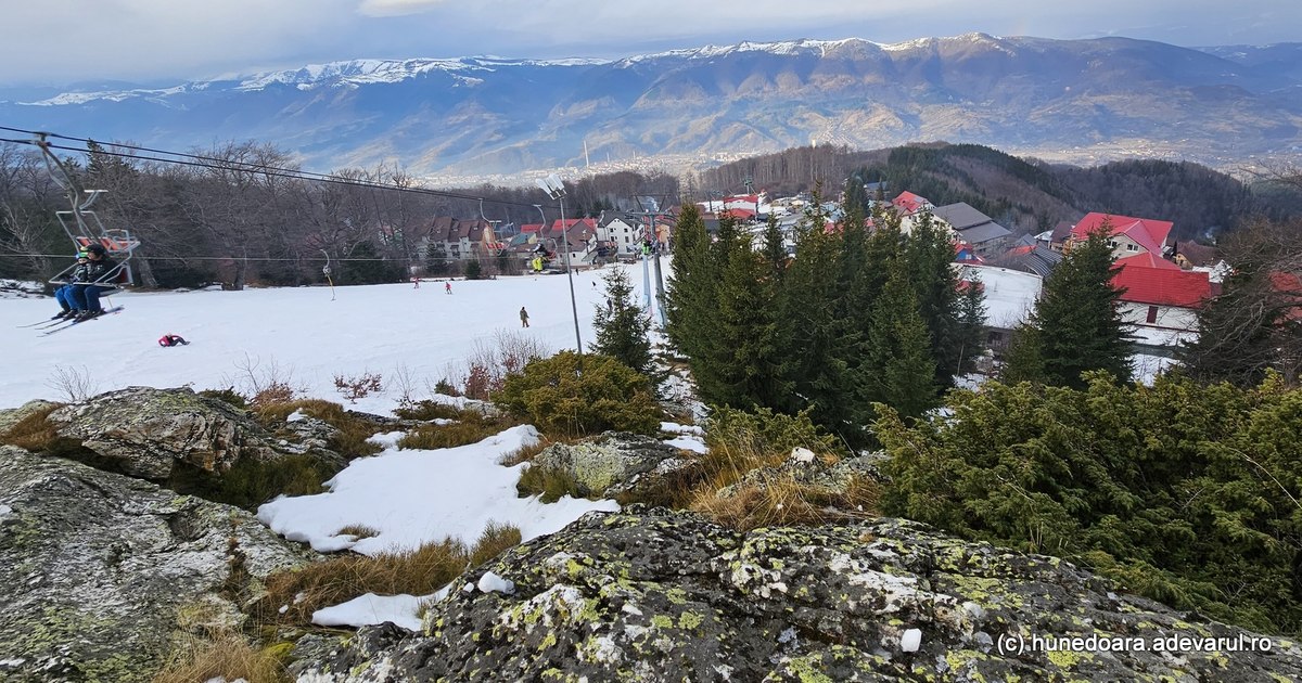 Video How much does a holiday stay at Straja, the most popular mountain resort in western Romania, cost