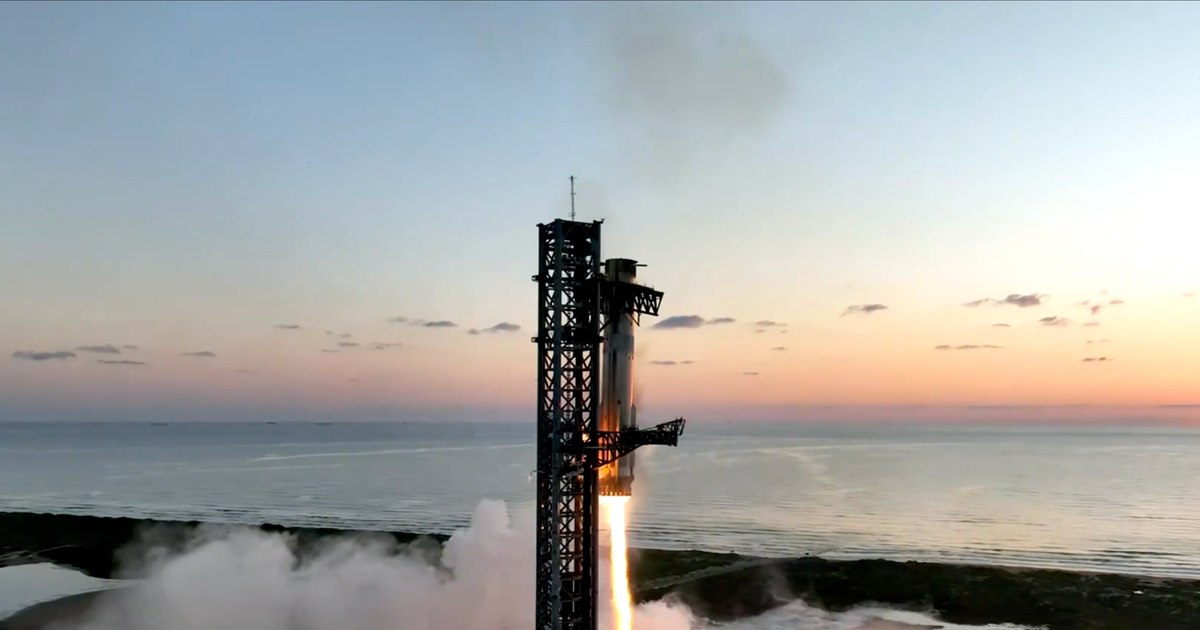 Video Spectacular maneuver performed by SpaceX. He caught a part of the Starship rocket in flight with the help of robotic arms