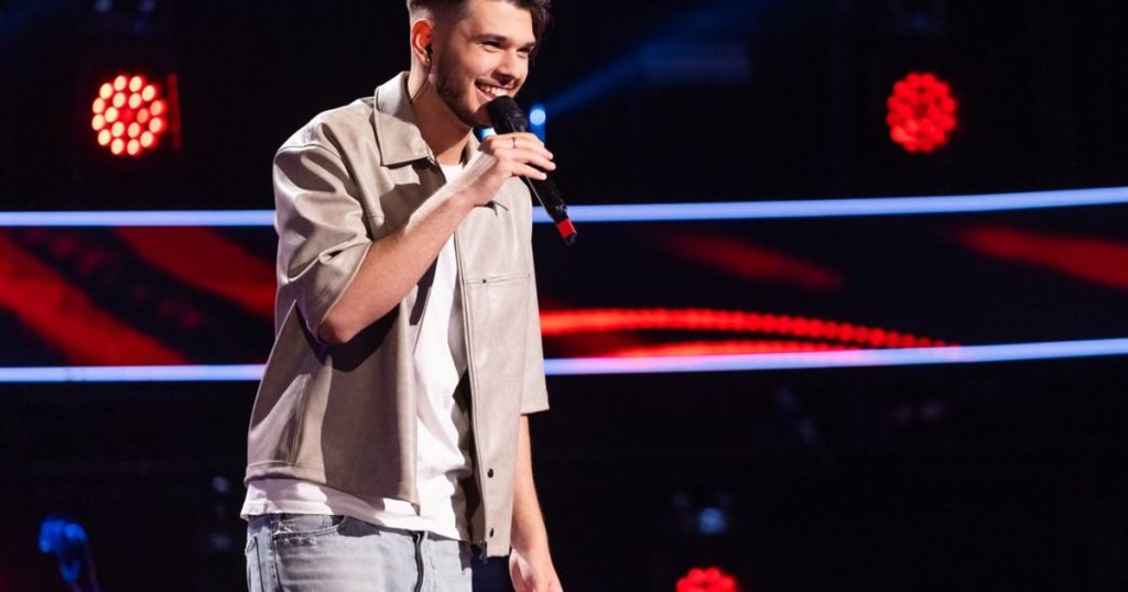 Video Vocea României 2024: The teenager who turned four chairs and brought the audience to their feet. Father and uncles are fiddlers