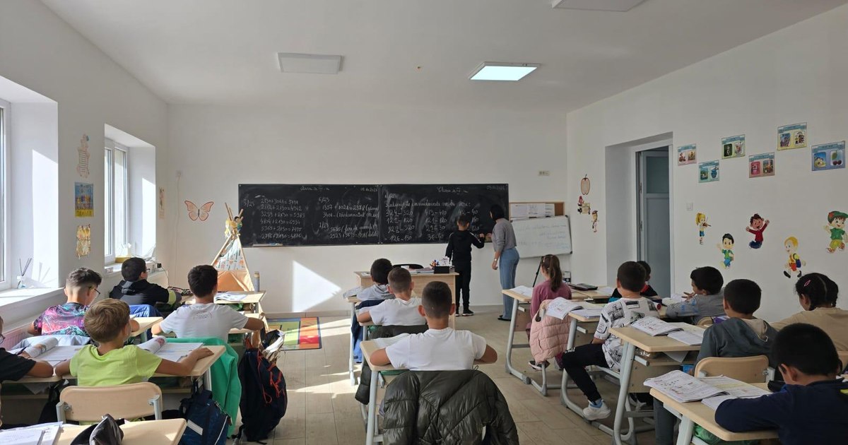 What is simultaneous education, the "black bug" of the village school