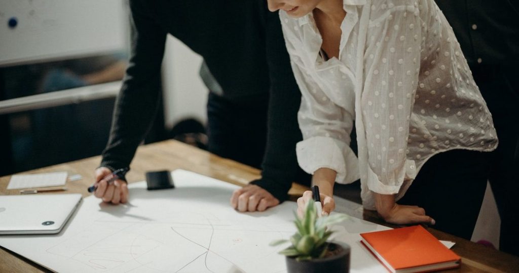 Women in Romania earn better than men. Who says that
