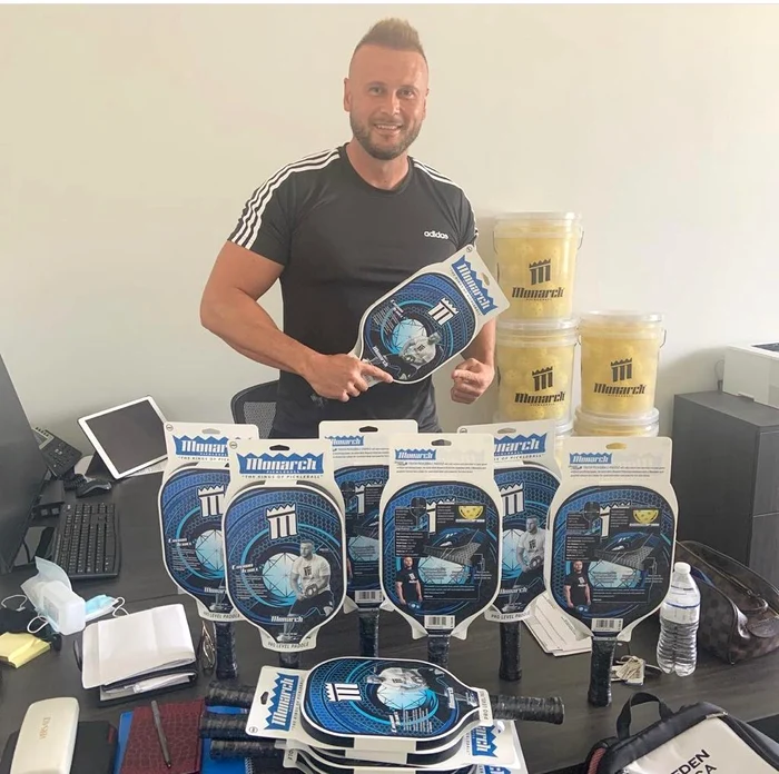 Eden Lică has his face printed on game paddles