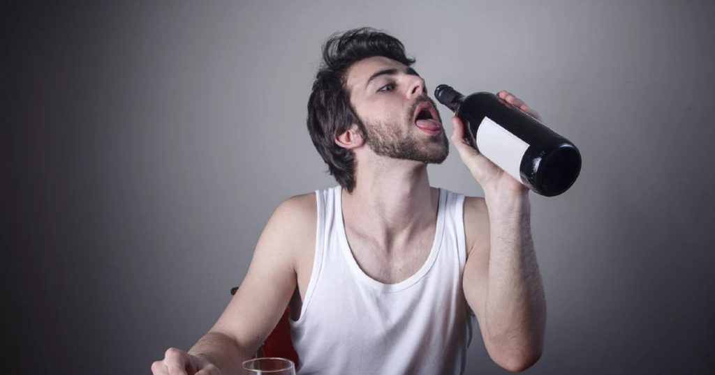 At what age should you completely give up drinking alcohol? A neurologist's warning
