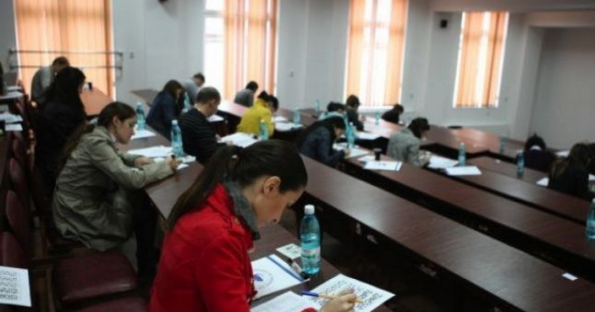 Over 10,000 candidates take the residency entrance exam on Sunday. "It is the gateway to medical specialties"