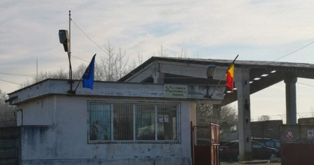 Protest at the Powder Factory in Făgăraş. Employees complain about insufficient fund for payment of salaries