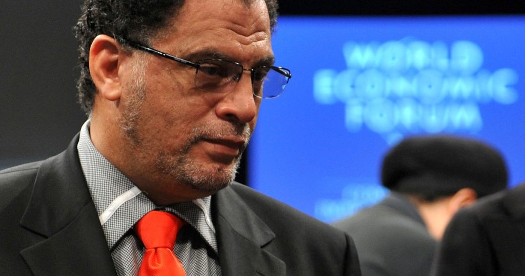 Scandal in international football. The president of the Federation of South Africa, accused of theft and fraud