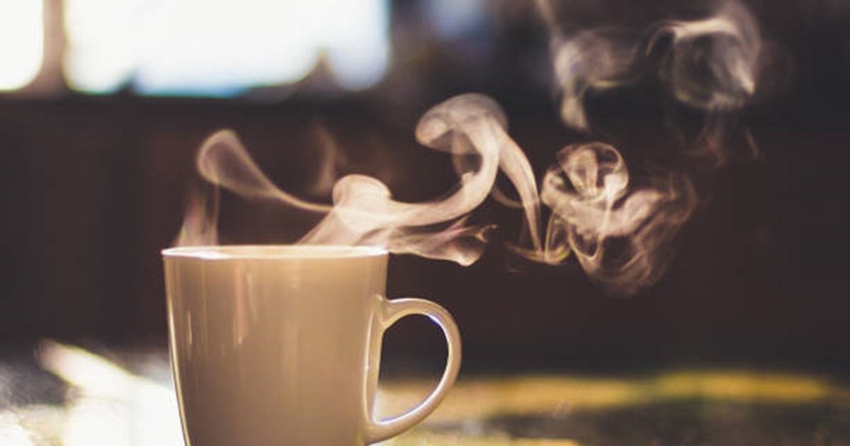 The drink that people who spend more than 6 hours at the office should consume: reduces the risk of death