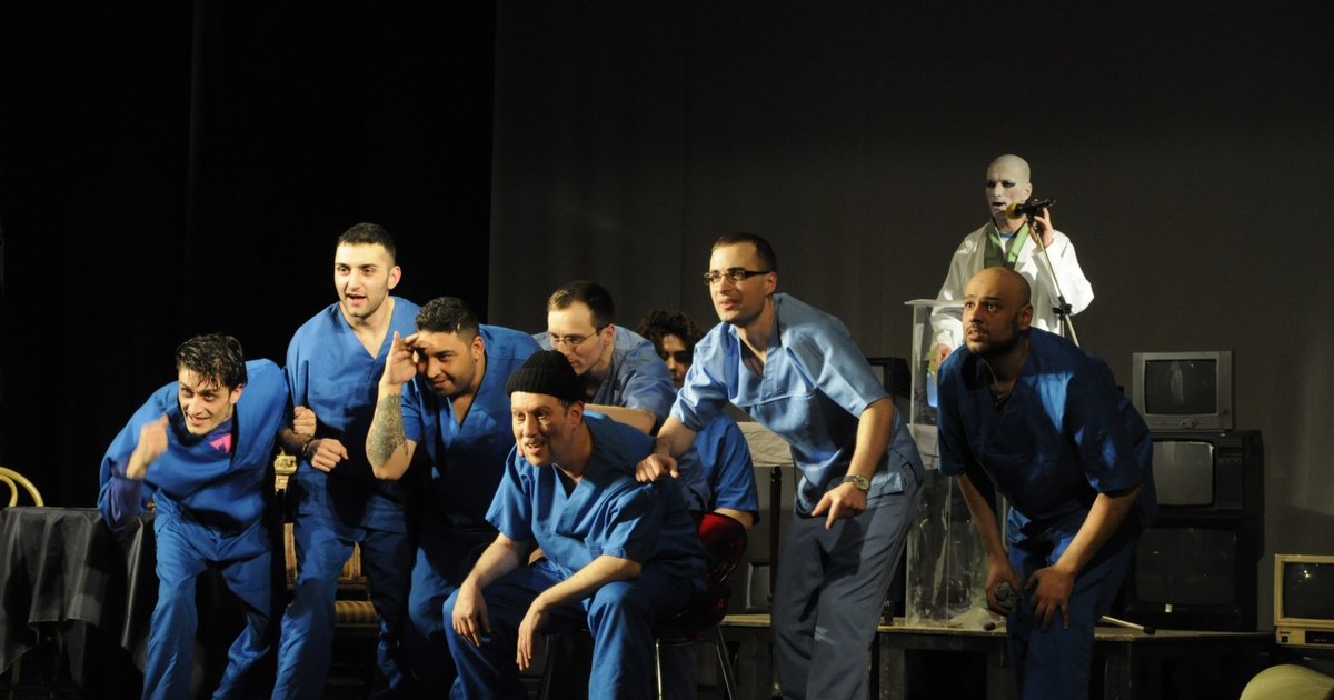 Unchaining through culture: Multiart Festival for Prisoners/Artists and groups of actor-prisoners, on the stage of the "Nottara" Theater