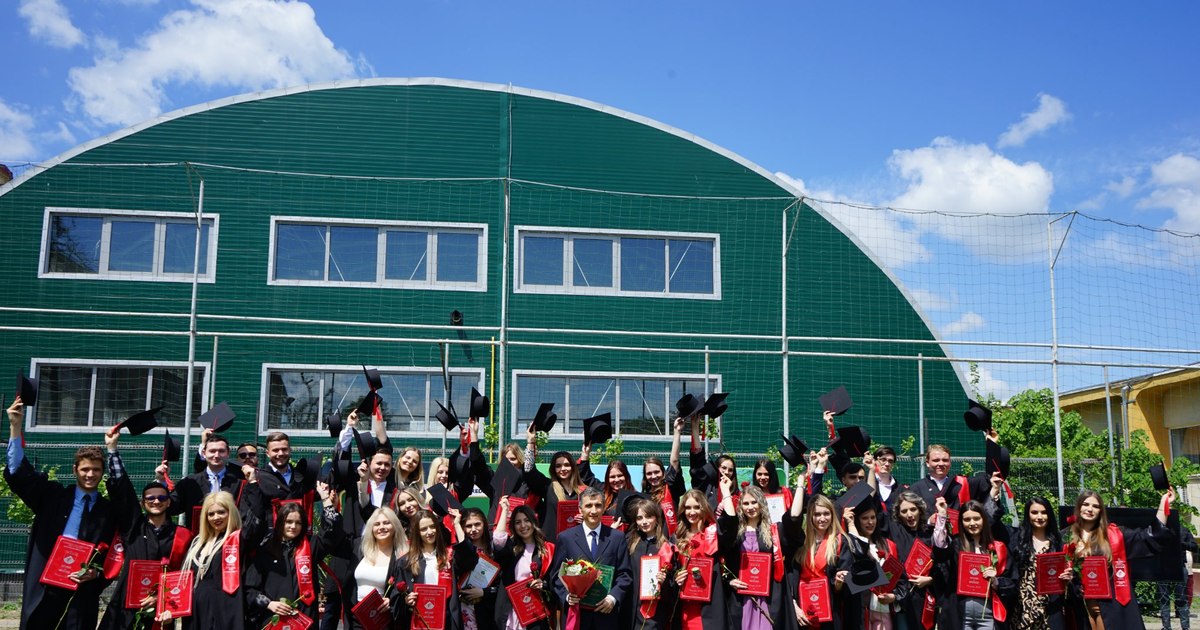 Unexpected help for pupils and students. Those who study abroad will benefit from medical insurance without paying the state contribution