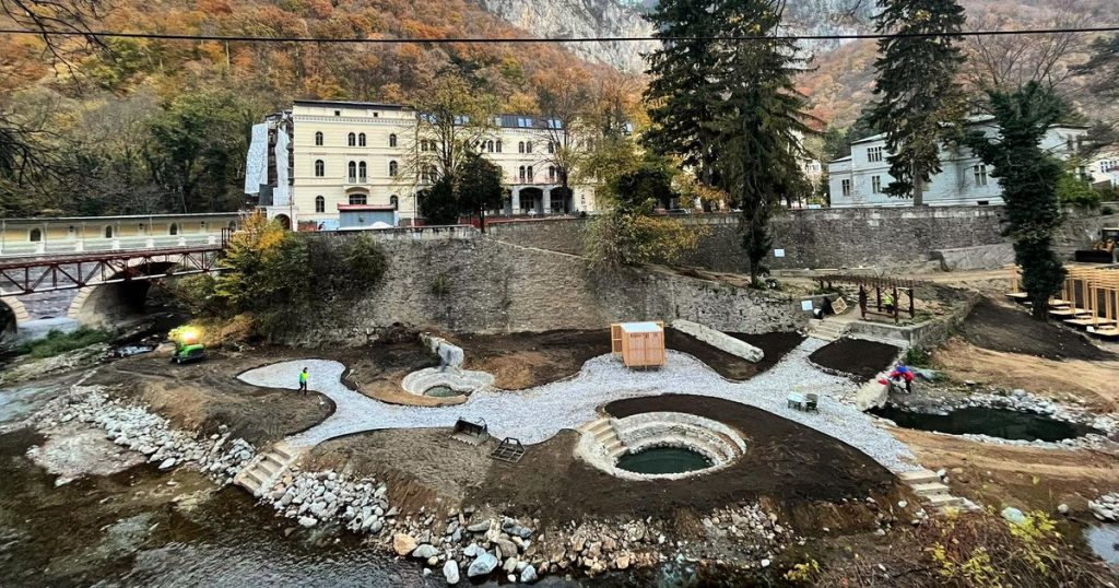 Video Băile Herculane, the resort established by the Romans, is undergoing extensive transformations. What is happening to the banks of the Cerna