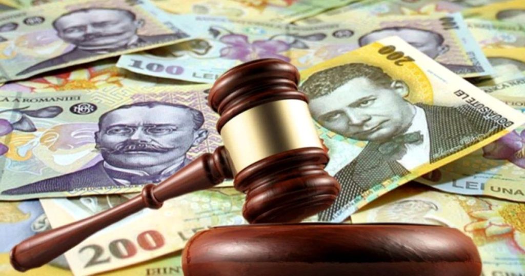 What is the highest contributory service pension. The number of "specials", slightly decreasing