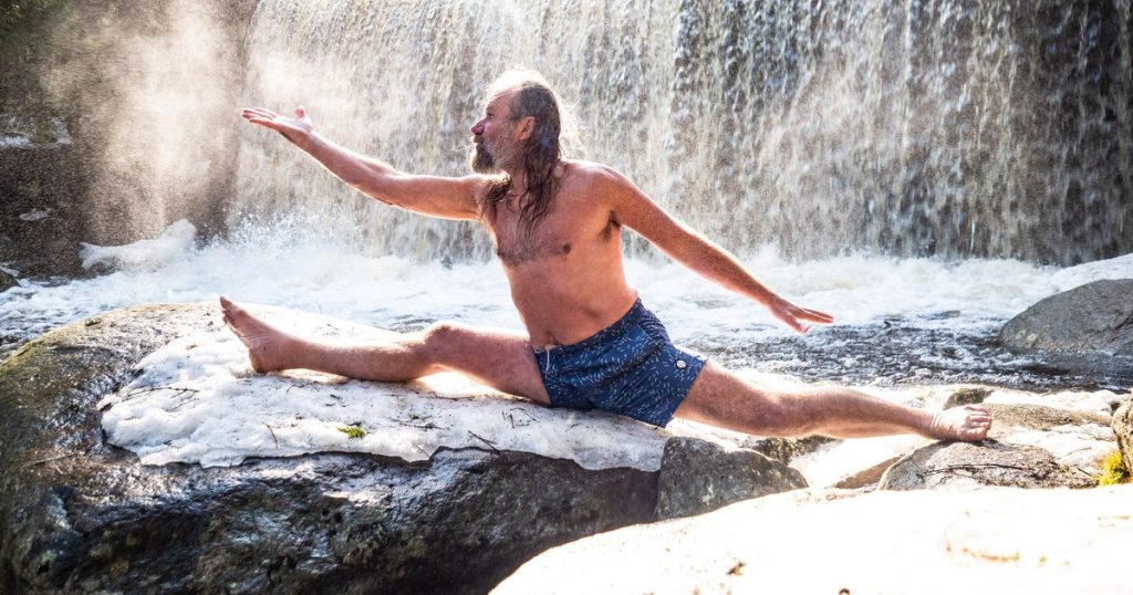 Why we shouldn't fear the cooling of the weather. Wim Hof: "Low temperatures increase happiness and reduce fatigue"