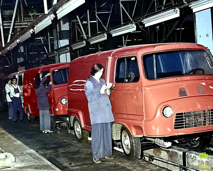 Dacia D6 Estafette on the production line. PHOTO: Facebook / ARO DACIA ROMAN