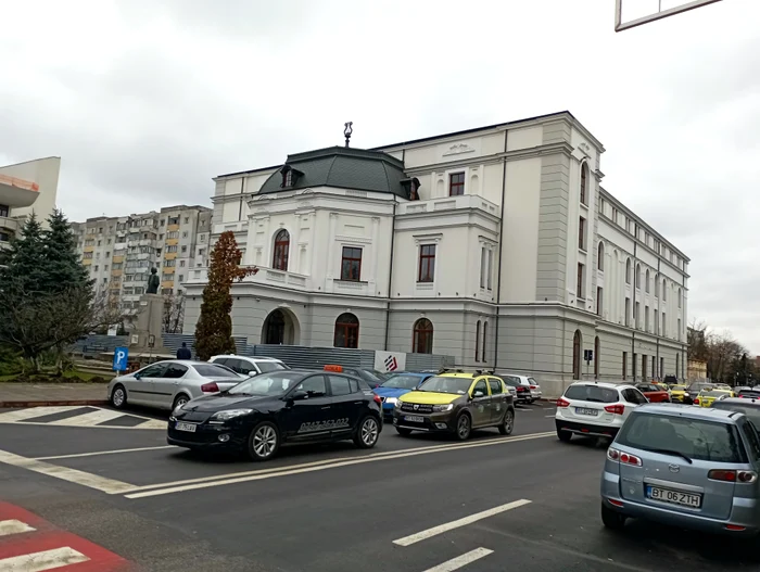 The Botoșani theater, outside PHOTO Cosmin Zamfirache