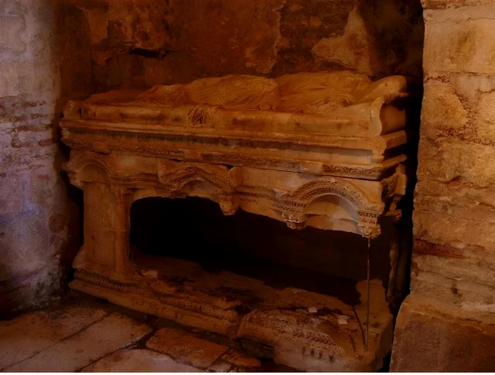 The sarcophagus in the Church of Saint Nicholas in Demre Antalya in Turkey Credit Sjoehes CC BY SA 3 0 arch