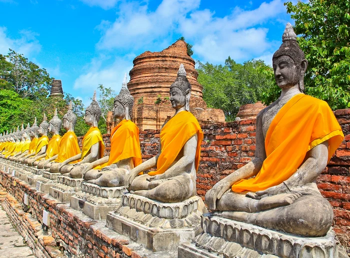 Promotional tourist offers for winter holidays in Thailand Foto Dertour