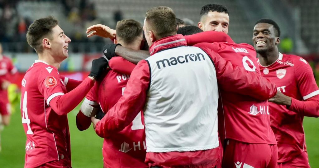 Dynamo, unstoppable. The "Dogs" are again leaders in the Superliga, even if they had three goals disallowed