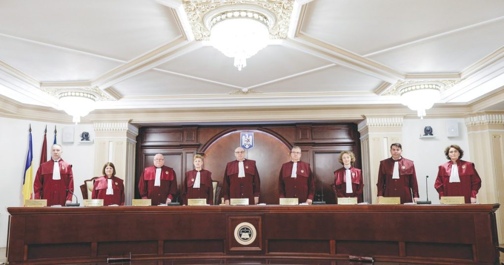 Exclusive "CCR judges are not the main responsible". A professor of constitutional law explains who is to blame for the chaos caused by the annulment of the elections