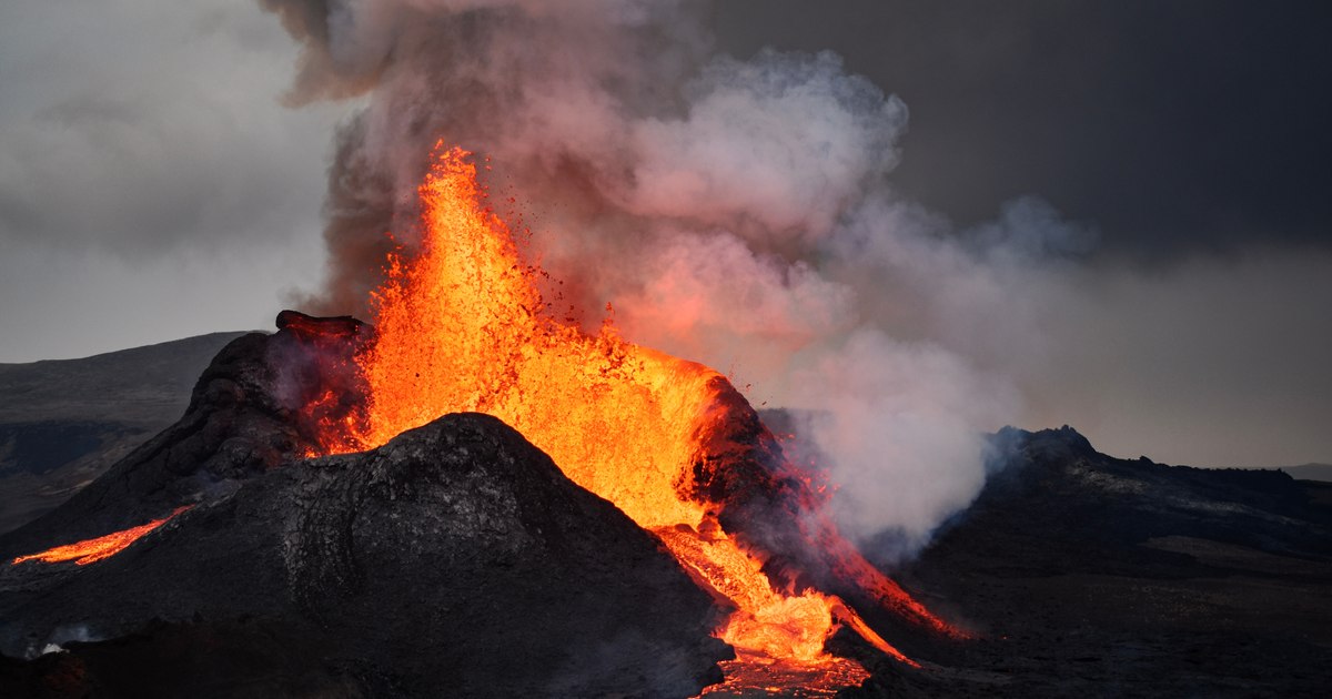What impact would a massive volcanic eruption have on the climate. Estimates of scientists