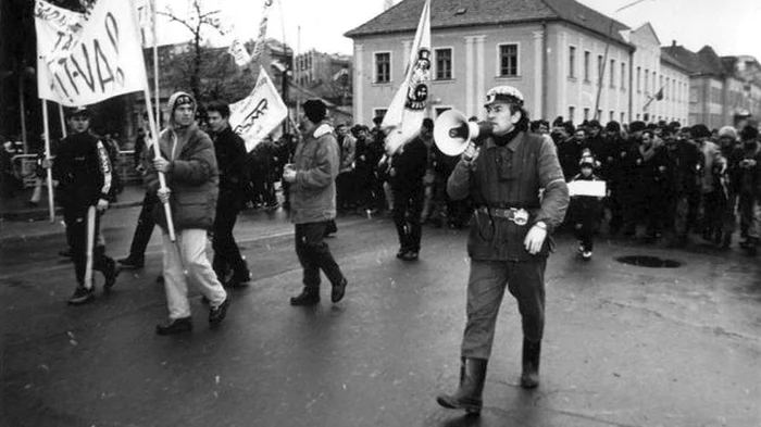 Protests in January 1999 in Petroșani. Photo: Traian Manu