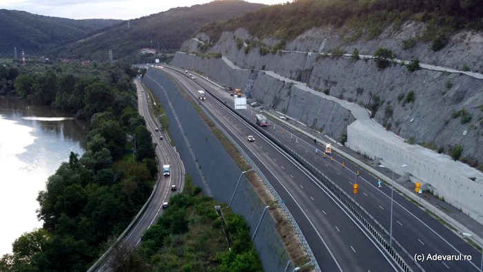Highway in Romania. Photo: Daniel Guță. TRUTH