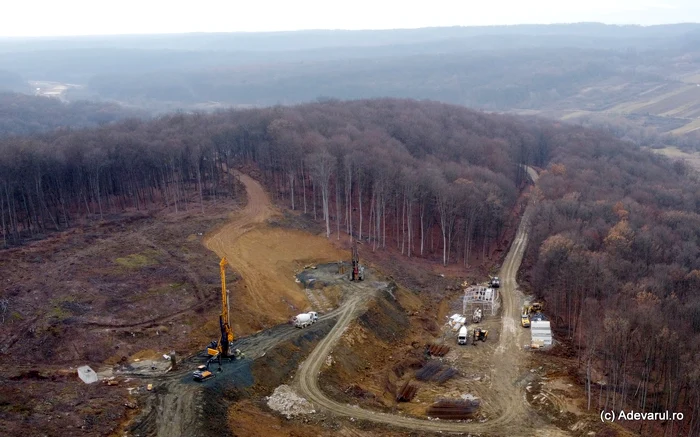 Deva - Lugoj highway, unfinished section, in the site. Photo: Daniel Guță