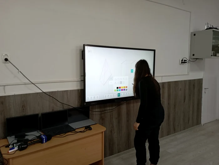 COURSE TIME AT THE IPOTESTI SCHOOL PHOTO COSMIN ZAMFIRACHE