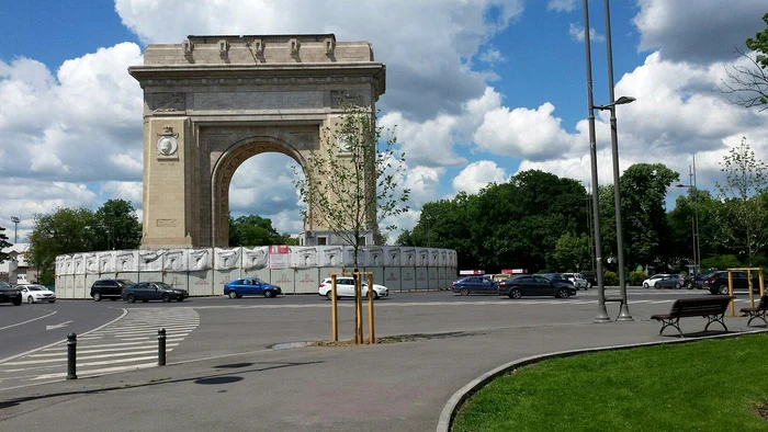 Arc de Triomp. Source: Tripadvisor. 