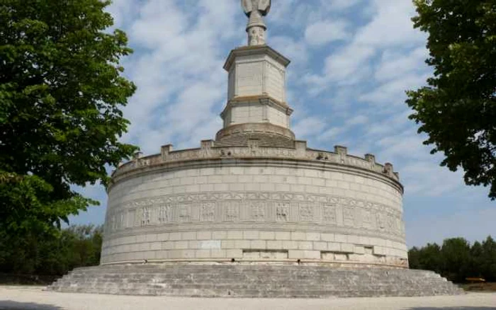 TROPAEUM TRAIANI. Wikipedia