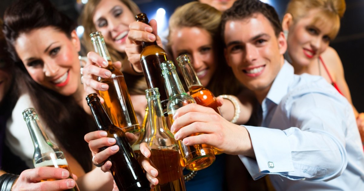 Alcohol consumption, encouraged on TV. Psychologist: "My question is: Does the CNA sleep?"